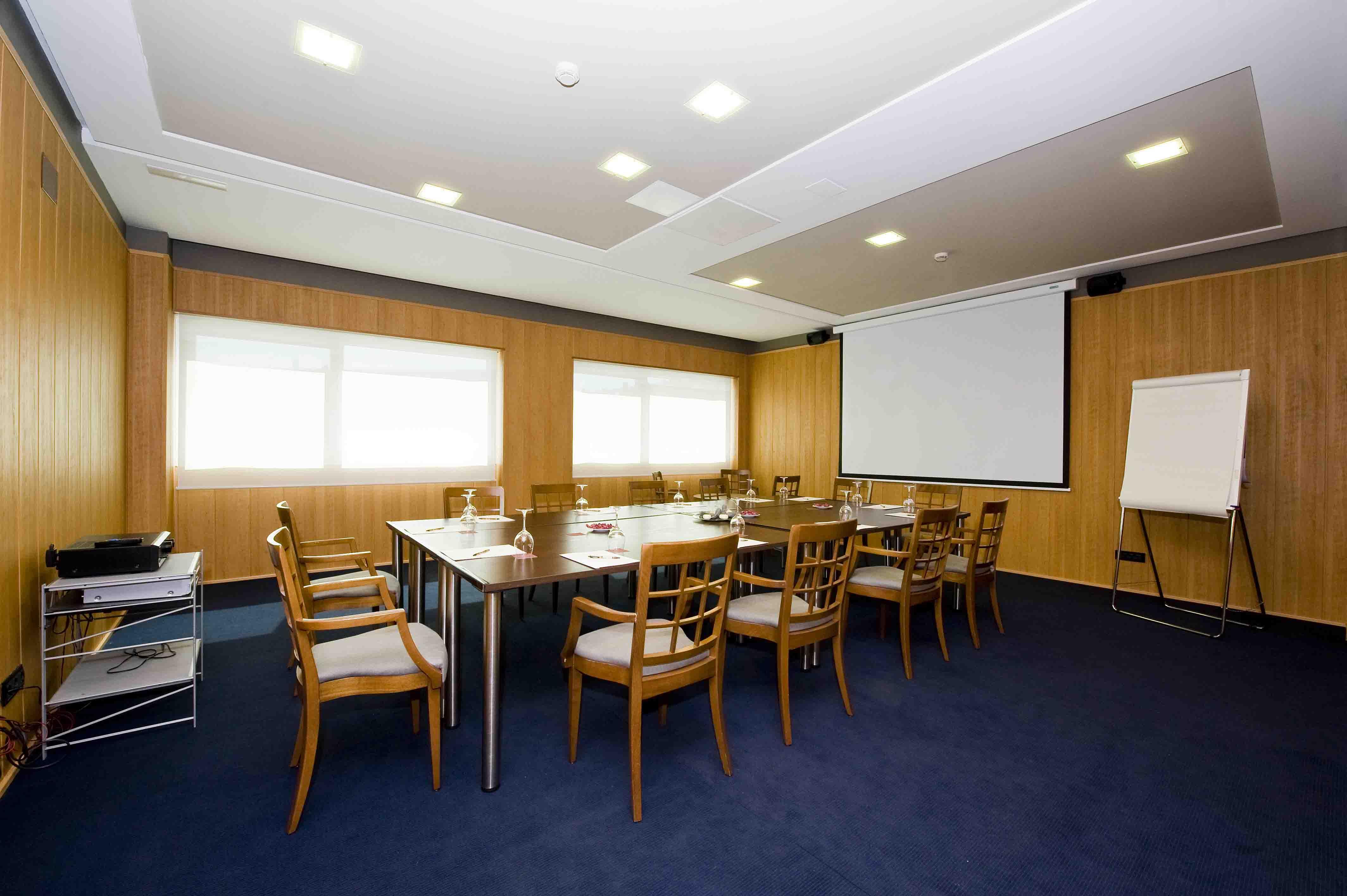 Gran Hotel Lakua Vitoria-Gasteiz Eksteriør bilde Meeting room