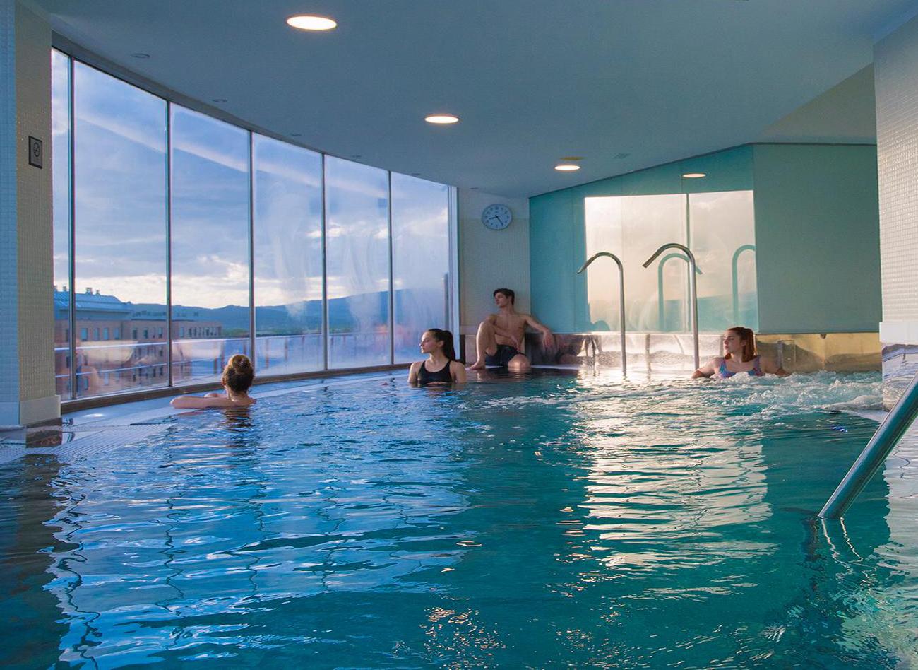 Gran Hotel Lakua Vitoria-Gasteiz Eksteriør bilde The thermal pool at the Grand Hotel