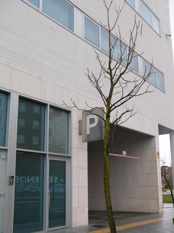 Gran Hotel Lakua Vitoria-Gasteiz Eksteriør bilde The P-sign