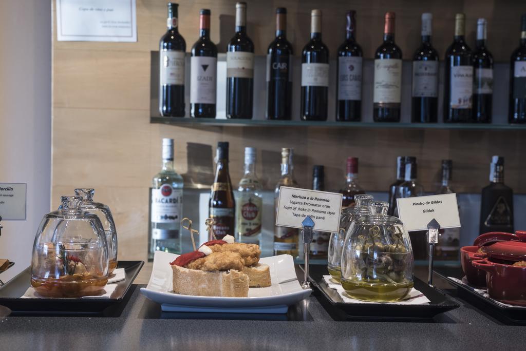 Gran Hotel Lakua Vitoria-Gasteiz Eksteriør bilde A selection of sherry