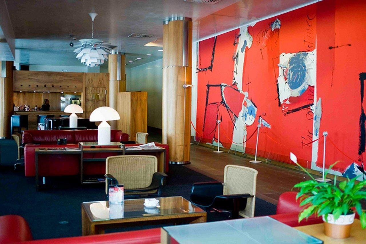 Gran Hotel Lakua Vitoria-Gasteiz Eksteriør bilde The interior of the lounge