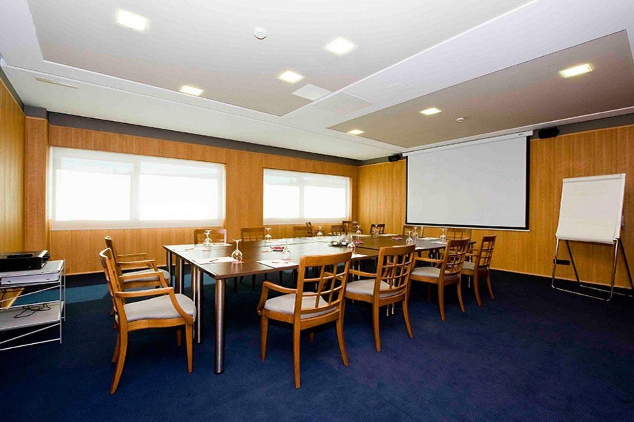 Gran Hotel Lakua Vitoria-Gasteiz Eksteriør bilde Meeting room