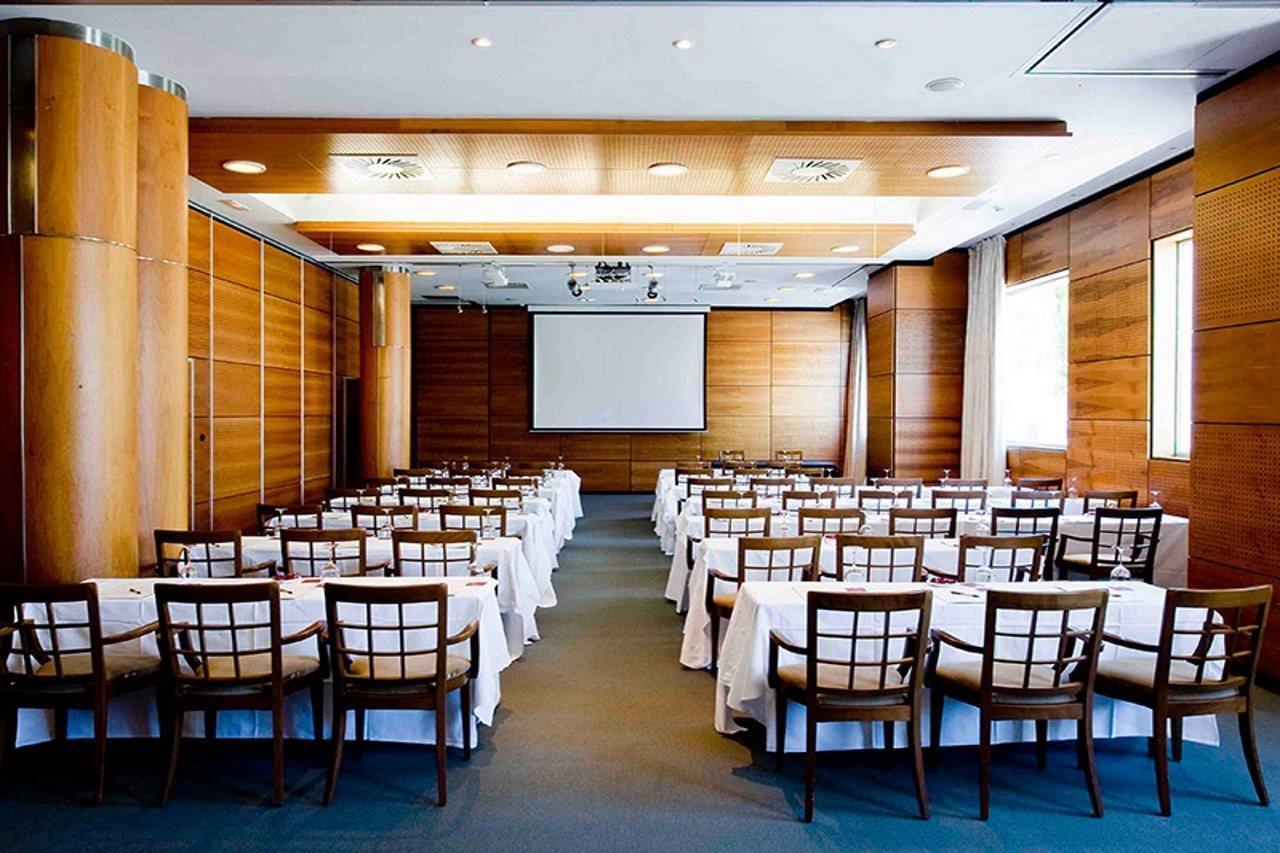 Gran Hotel Lakua Vitoria-Gasteiz Eksteriør bilde The conference room