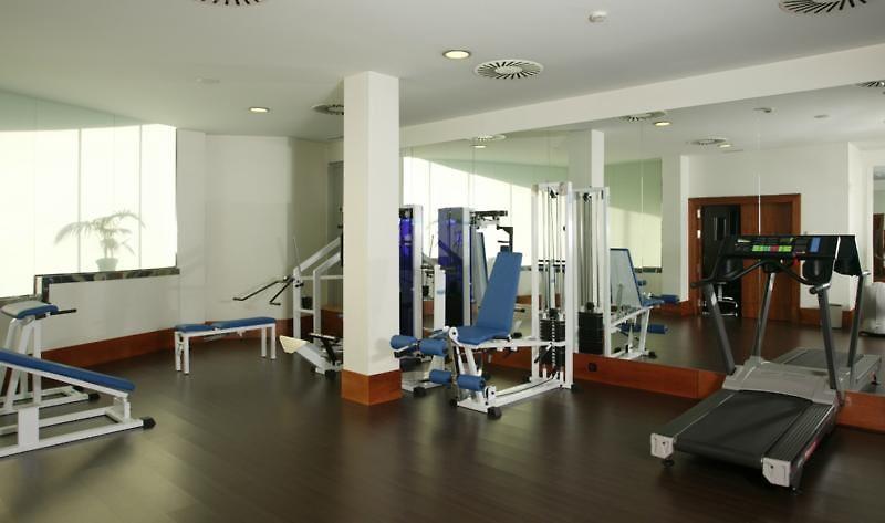 Gran Hotel Lakua Vitoria-Gasteiz Eksteriør bilde A gym in a hotel