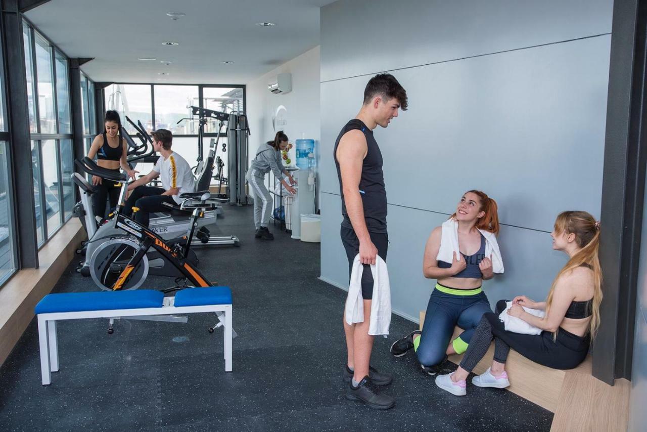 Gran Hotel Lakua Vitoria-Gasteiz Eksteriør bilde The gym at the University of Novi Sad